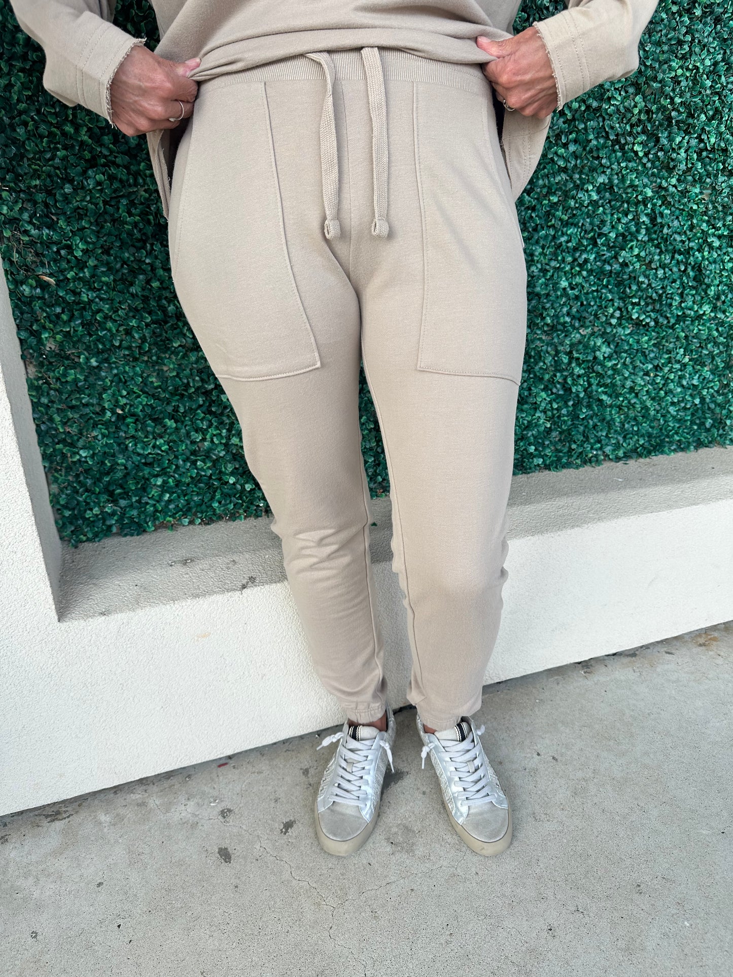 The Truesdale Sandy Jogger Bottoms