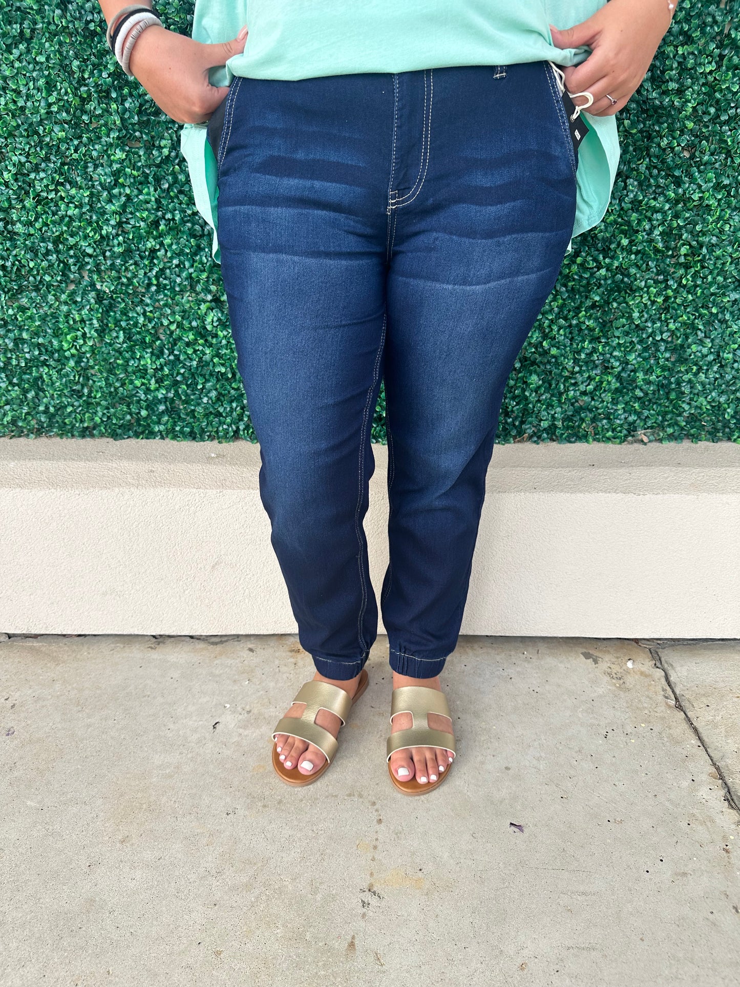 Petite Jogger Jeans